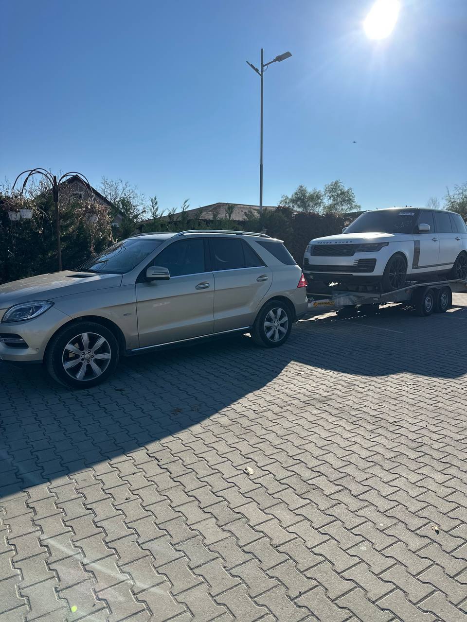 Процесс перевозки авто в Европе и Украине: фиксация колес ремнями